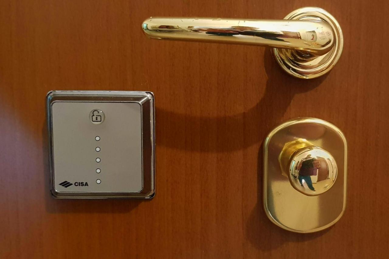 Pied A Terre - Atelier Apartment Verona Ngoại thất bức ảnh